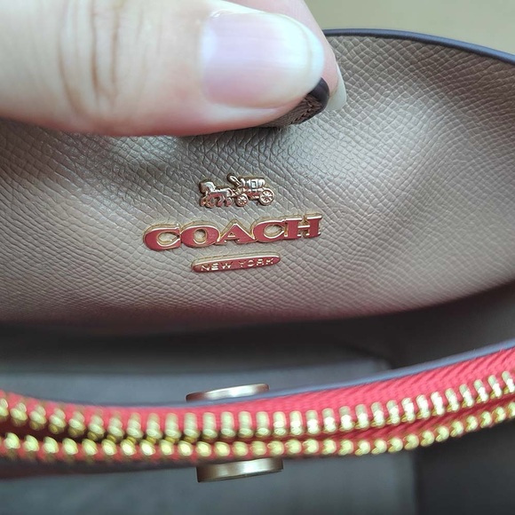 Coach Mollie Bucket With Heart Cherry Print - Picture 2 of 11